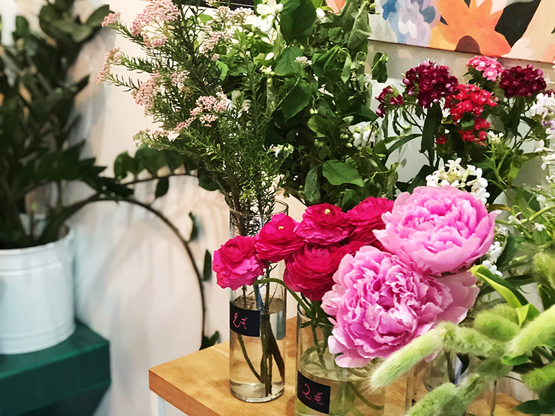 素敵なフラワーカフェ フランス パリ 世界の花屋 フラワーギフト おしゃれな花の通販サイト