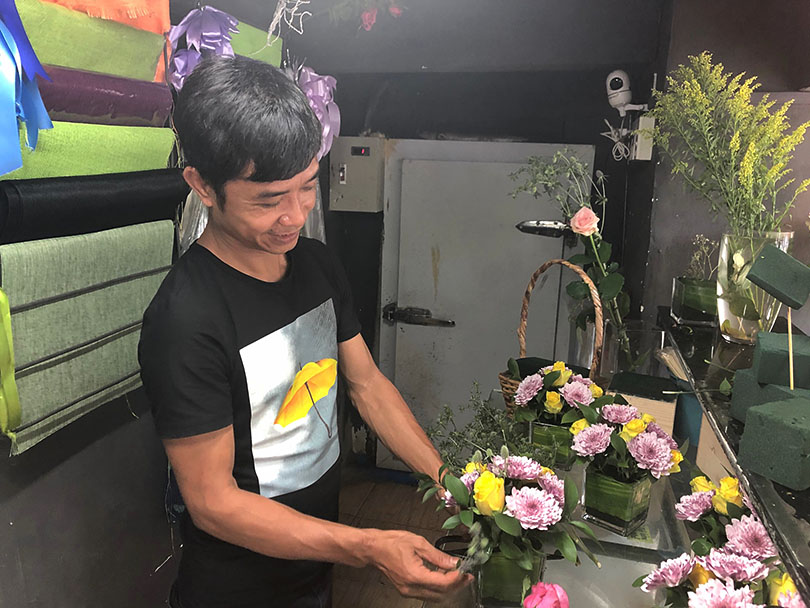 バラにあふれるお花屋さん ベトナム ホーチミンシティ 世界の花屋 フラワーギフト おしゃれな花の通販サイト