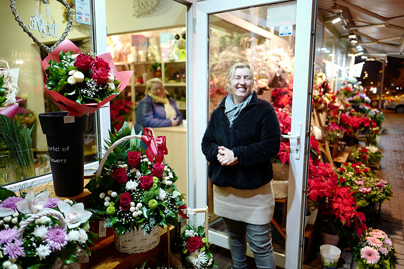 花屋街を歩く 北マケドニア スコピエ 世界の花屋 フラワーギフト おしゃれな花の通販サイト